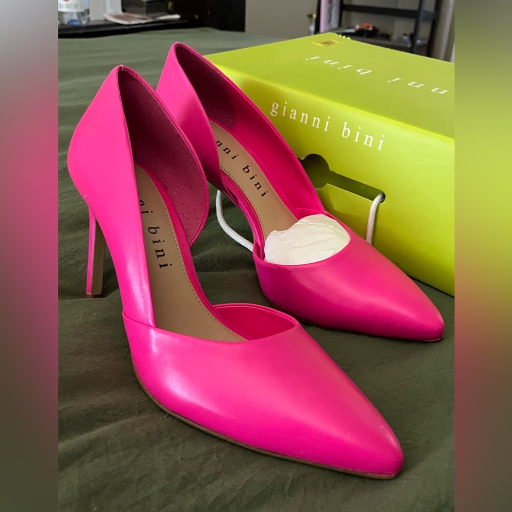 Gianni Bini Venicia Inferno Pink Pumps Size 8 NIB